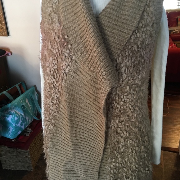 Kenzie Vest - Picture 6 of 8